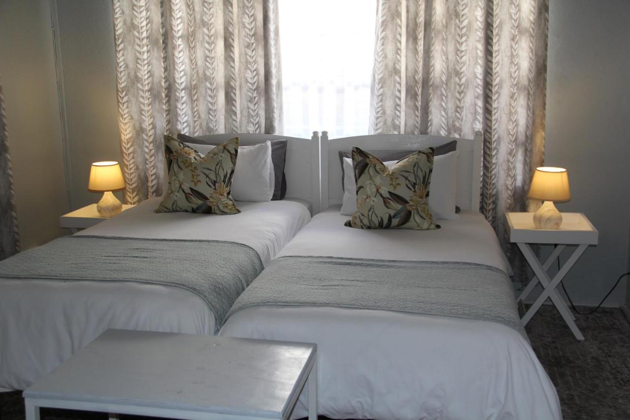 @Karoo Guesthouse กราฟฟ์-เรเน็ต ภายนอก รูปภาพ